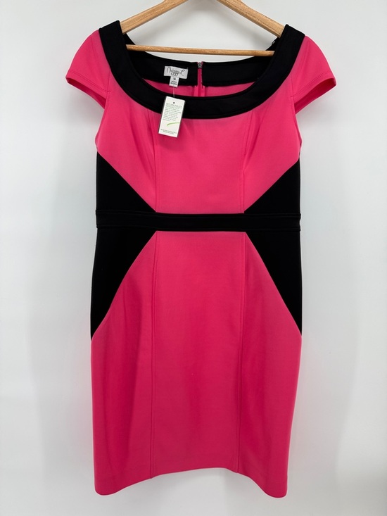 Maggy London Dresses & Skirts - Maggy London vibrant pink black colorblock cap sleeve sheath dress Women's 14NWT